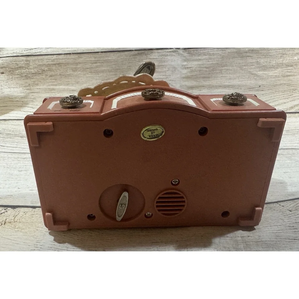 Vintage Lustre Fame Mouse Small World Little Dresser Vanity Music Box SEE VIDEO